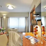 209 W Royal Tulip Przy Plazy Dobruk 아파트