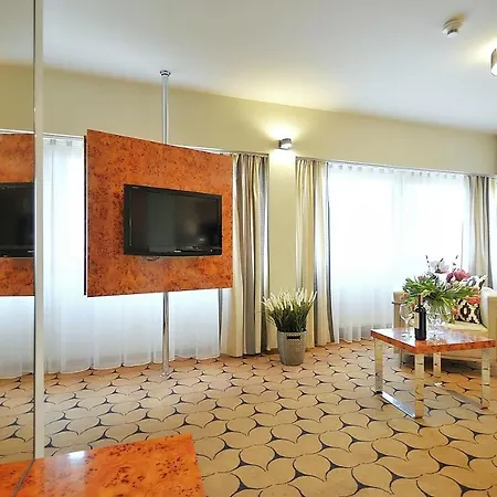 209 W Royal Tulip Przy Plazy Dobruk Apartment