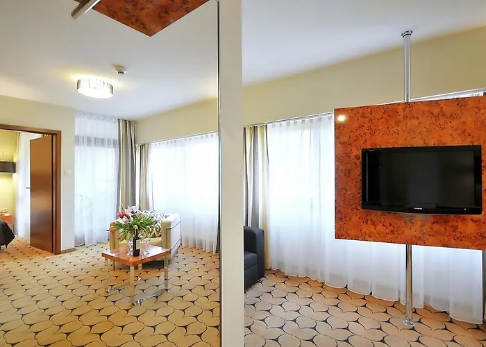 209 W Royal Tulip Przy Plazy Dobruk Apartment *