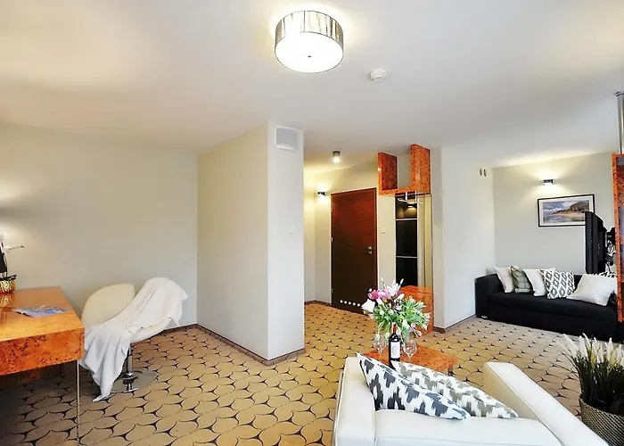 209 W Royal Tulip Przy Plazy Dobruk Apartment *