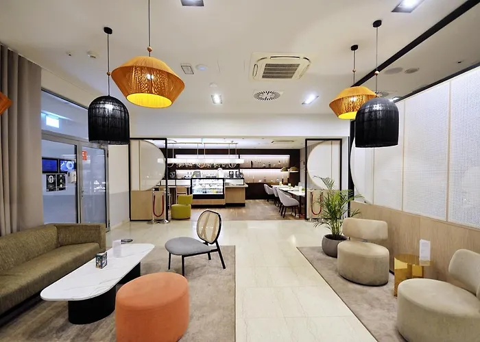 209 W Royal Tulip Przy Plazy Dobruk Apartment